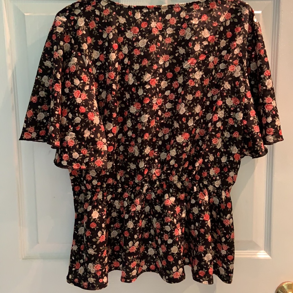 Floral blouse - Picture 2 of 2